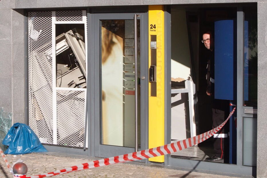 Multibanco assaltado em Almada