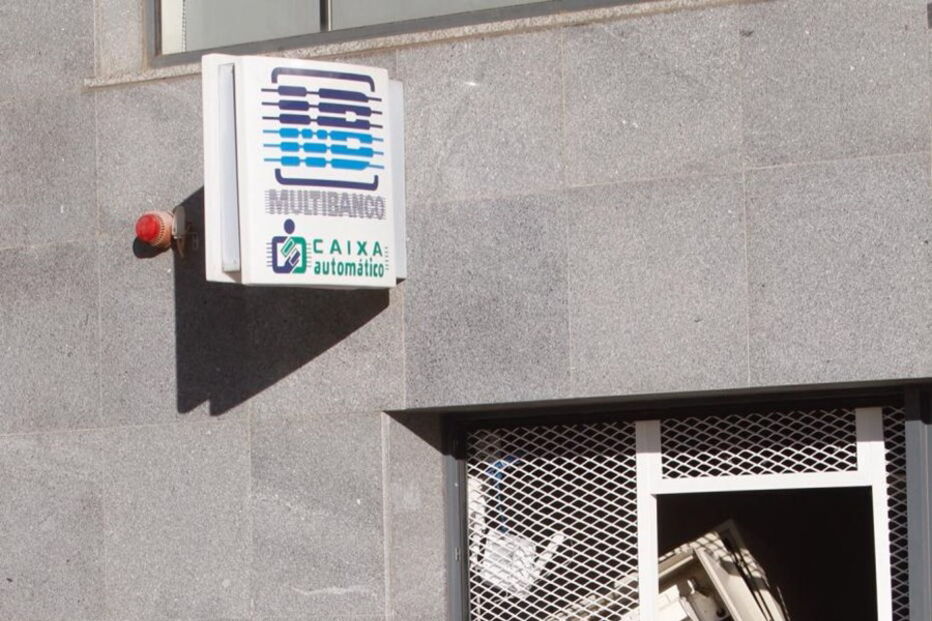 Multibanco assaltado em Almada