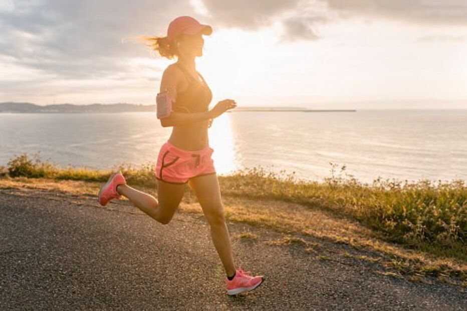 Mulher ia em corrida num parque quando foi apalpada