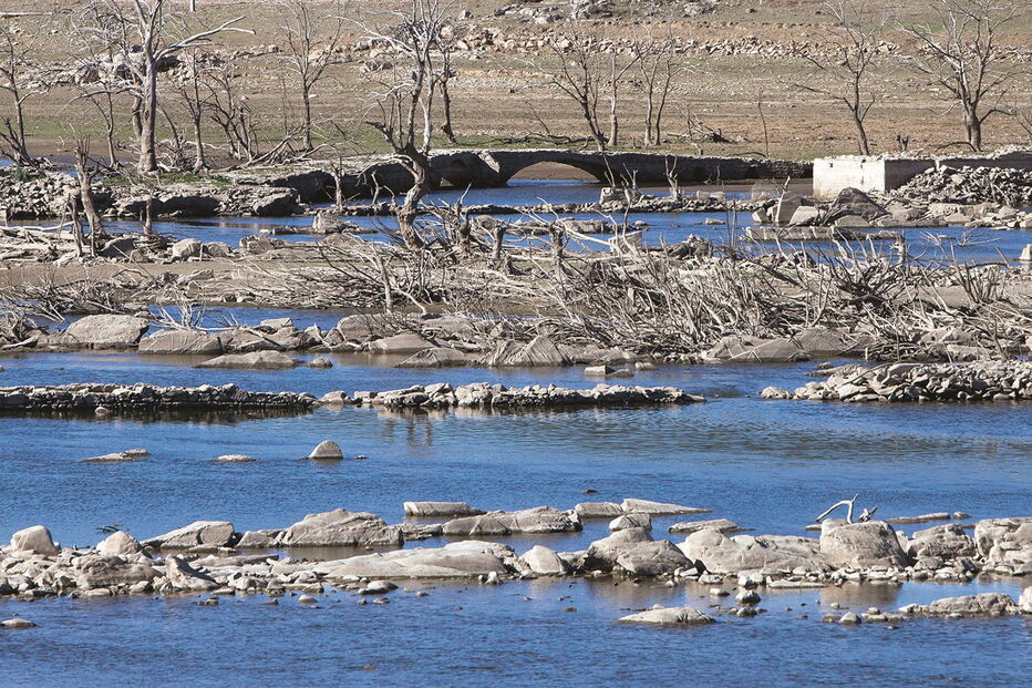 Guadiana tem um caudal bastante reduzido ao chegar a Portugal, na zona da ponte da Ajuda, em Elvas 