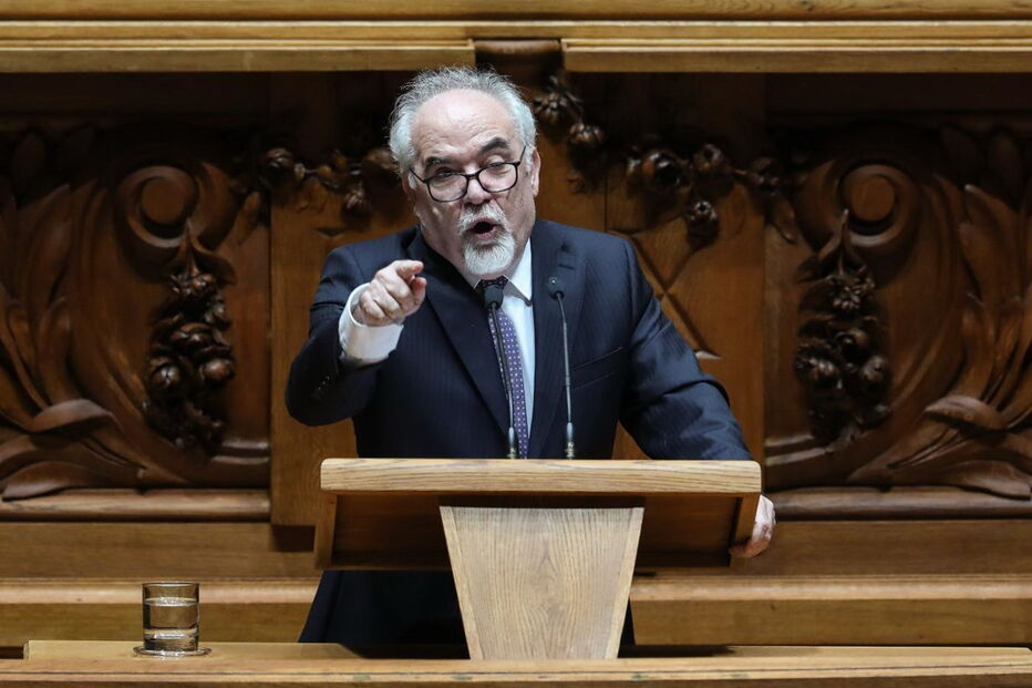  O ministro da Segurança Social e do Trabalho, Vieira da Silva