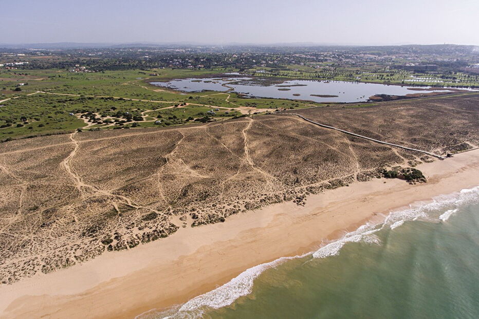Empreendimento turístico está previsto ser construído na Praia Grande, junto à lagoa dos Salgados   