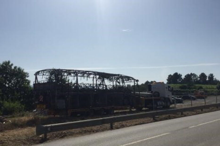Autocarro ardeu no túnel do Marão