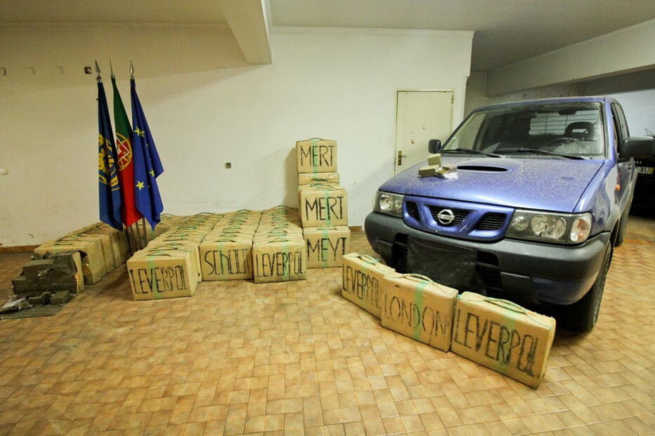 Em Sagres, a Polícia Judiciária apreendeu 2,1 toneladas de haxixe, numa descarga organizada pela rede internacional 