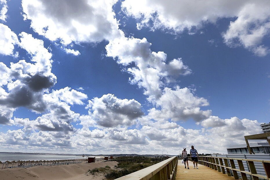 Obra vai permitir o alargamento da zona dunar em cerca de 10 metros   