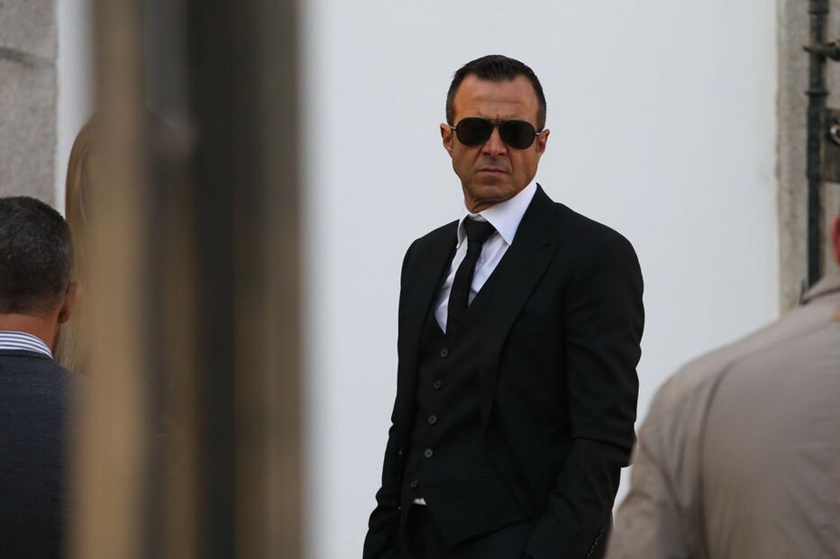 Emoção no funeral de Manuel Cabanas, pai de Jorge Mendes