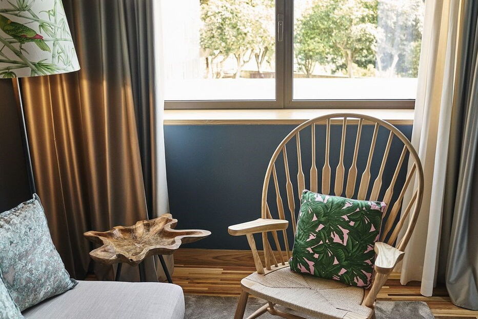 Tapete com bandeira de Portugal em hotel do Porto gera polémica