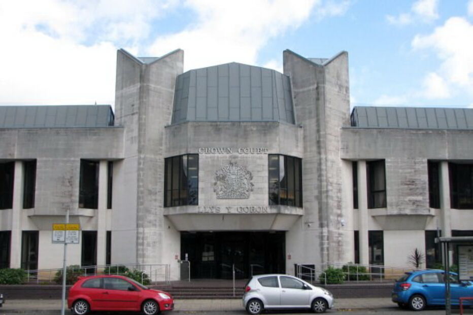 Taxista levou jovem alcoolizada para casa e violou-a. Foi condenado a 10 anos de prisão