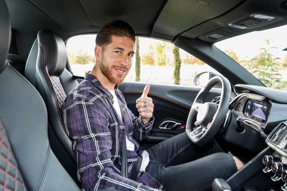 Jogadores do Real Madrid receberam os novos carros de serviço