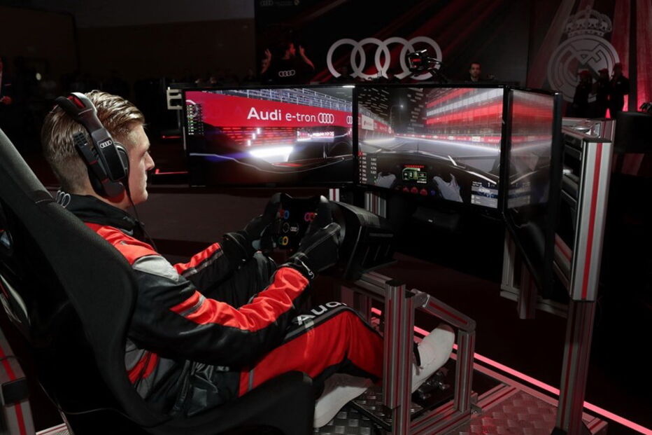 Jogadores do Real Madrid receberam os novos carros de serviço