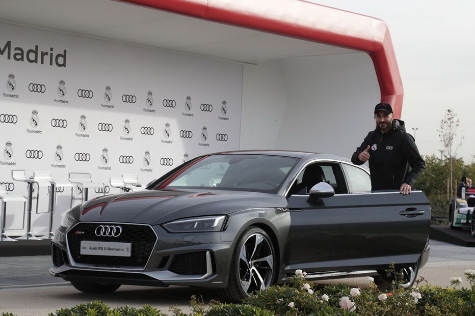 Jogadores do Real Madrid receberam os novos carros de serviço