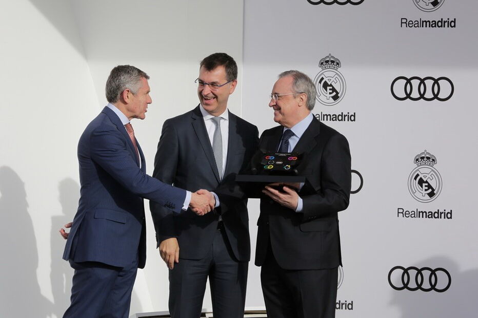 Jogadores do Real Madrid receberam os novos carros de serviço
