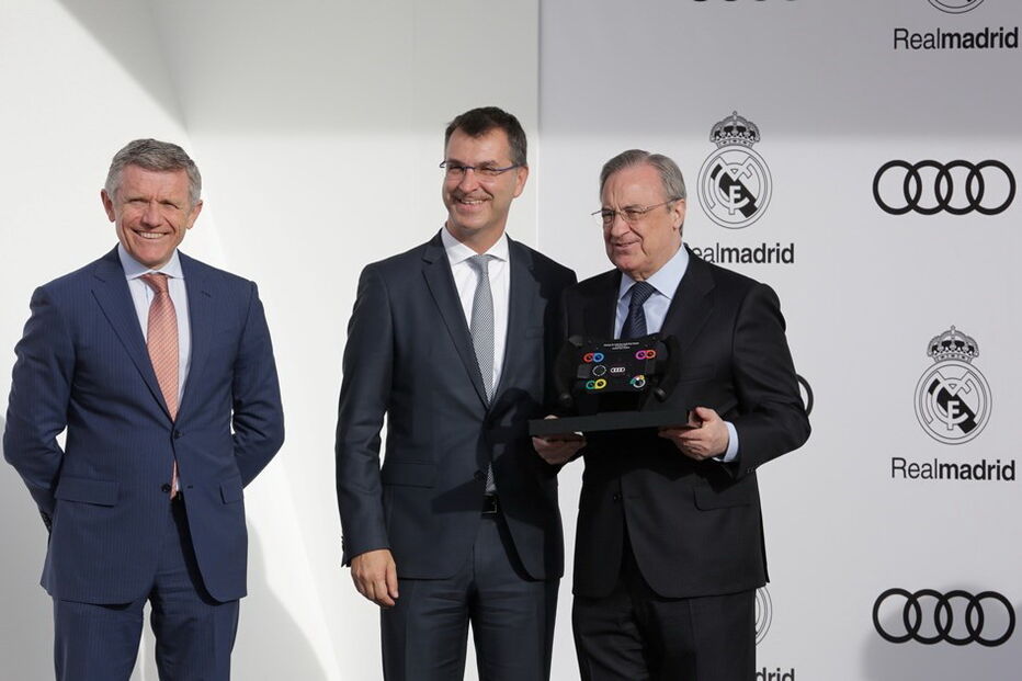 Jogadores do Real Madrid receberam os novos carros de serviço