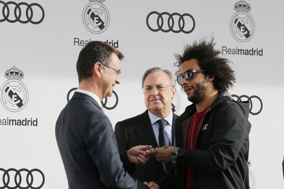 Jogadores do Real Madrid receberam os novos carros de serviço