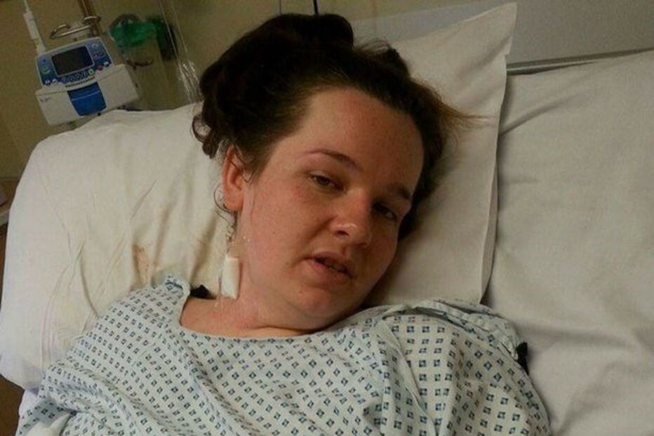 Grávida dá a luz em coma e acorda a pensar que tem 13 anos