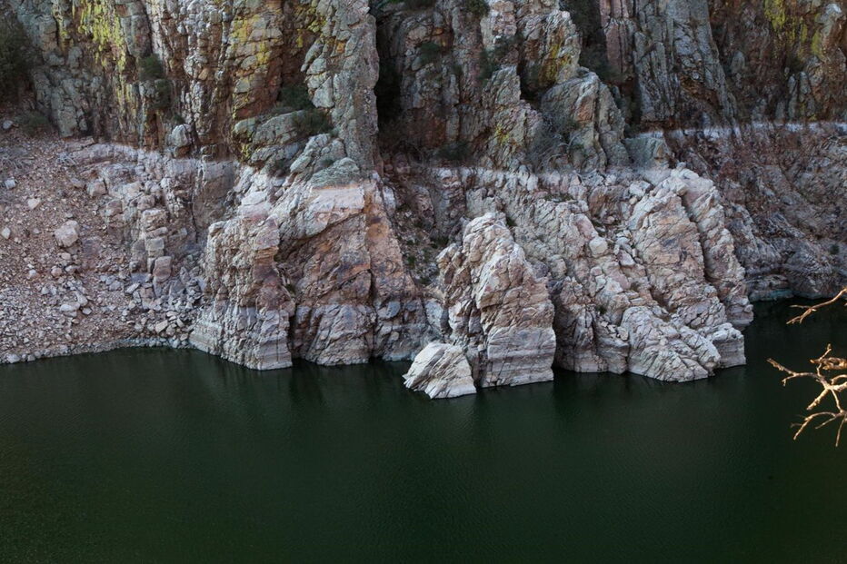 Em Espanha, a situação de seca está a deixar o Tejo com pouco caudal, afetando a qualidade das suas águas  