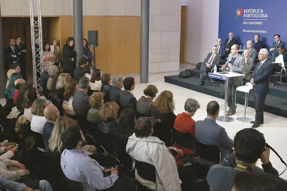 Membros do Governo responderam a 20 perguntas durante uma hora e meia na Universidade de Aveiro. Iniciativa idêntica já tinha sido realizada no ano passado 