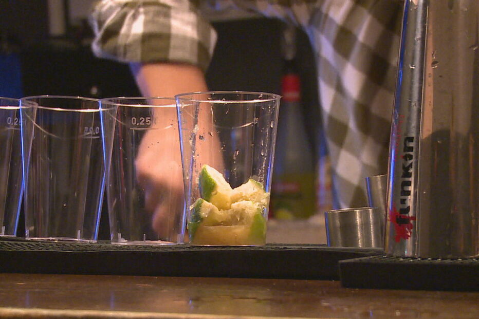 2017-11-27_12_21.52 18 alcool e jovens .jpg