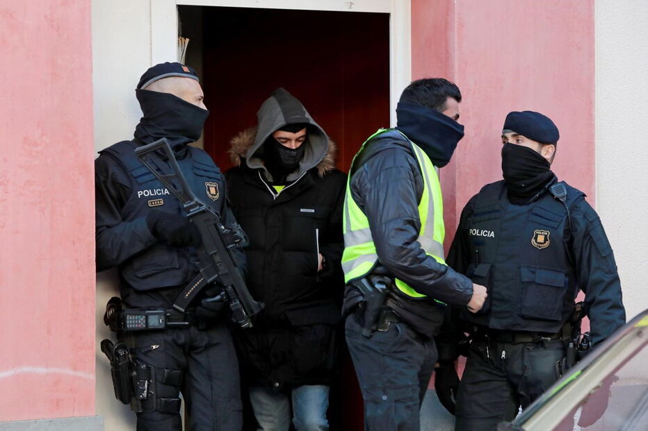 Mossos d' Esquadra detiveram dois suspeitos de terrorismo em Barcelona
