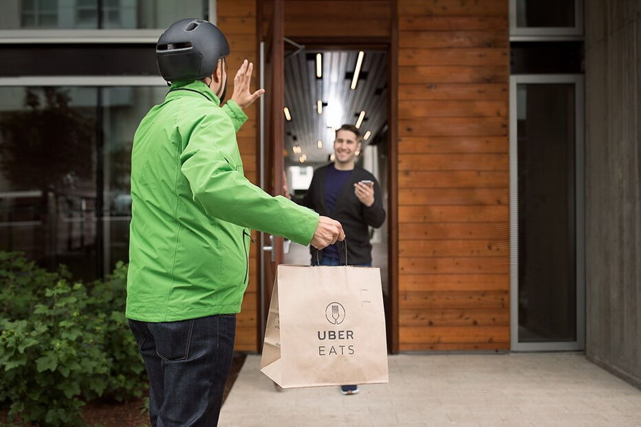 Uber já lhe pode entregar o jantar em casa