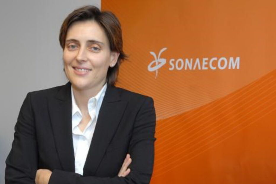 Cláudia Teixeira de Azevedo lidera a Sonaecom
