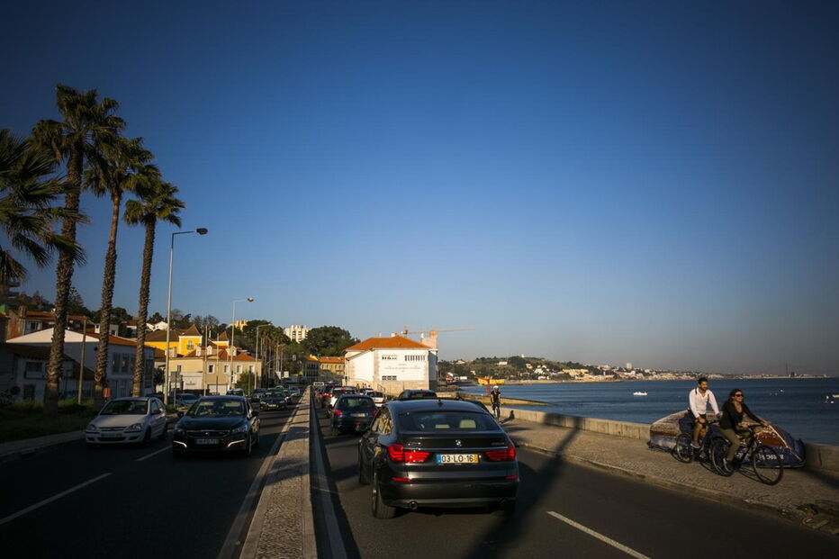 Estrada Marginal na zona de Paço de Arcos