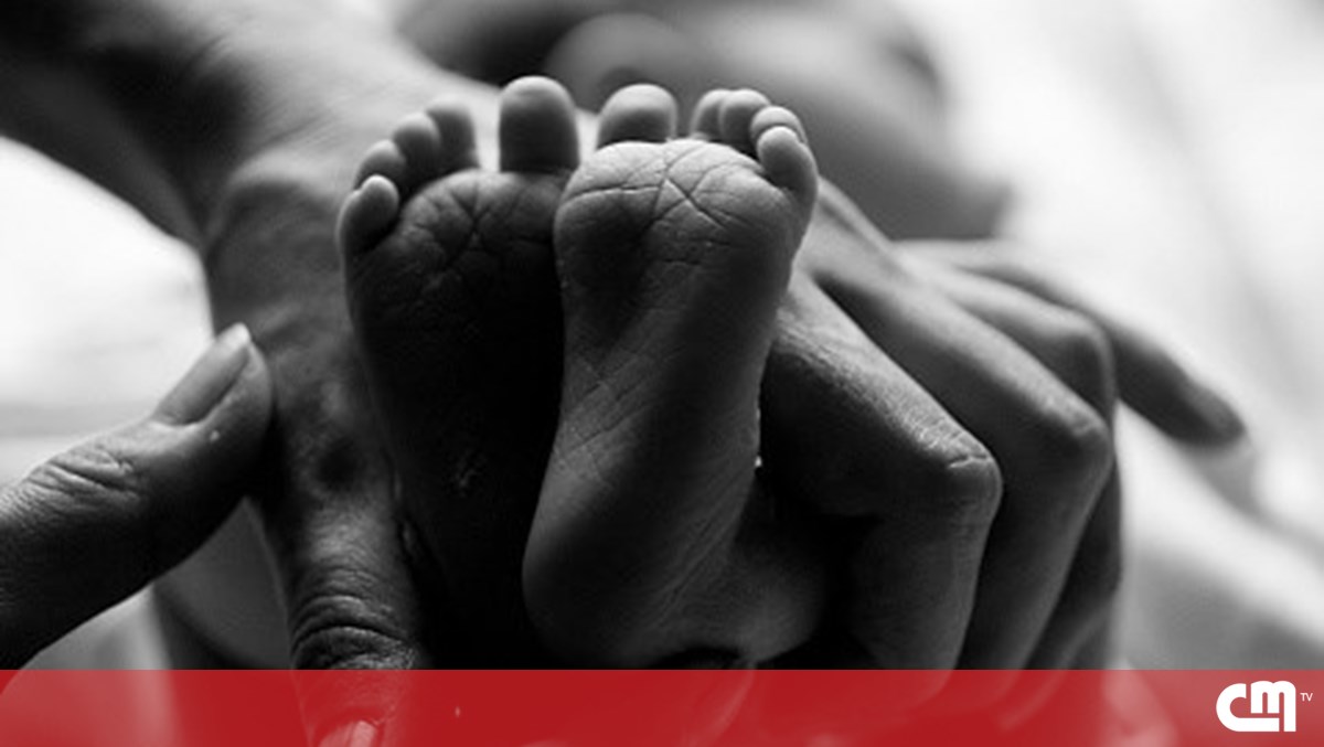 Pai de 10 bebés nascidos de uma só gravidez é casado com ...