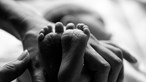 Governo de África do Sul procura mulher que deu à luz 10 bebés de uma só vez