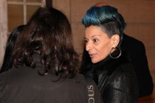 Vanda Stuart no velório de Zé Pedro