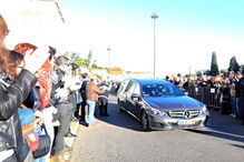  Milhares de fãs e amigos de Zé Pedro estiveram presentes no Mosteiro dos Jerónimos, onde se realizou a missa de corpo presente
