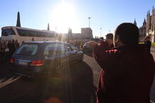  Milhares de fãs e amigos de Zé Pedro estiveram presentes no Mosteiro dos Jerónimos, onde se realizou a missa de corpo presente