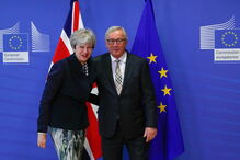 Theresa May e Jean-Claude Juncker acreditam que é possível ultrapassar o obstáculo antes da Cimeira da UE de dia 15