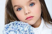 Anastasia Knyazeva tem seis anos