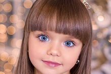 Anastasia Knyazeva tem seis anos