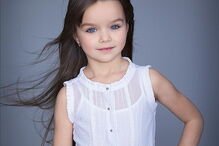 Anastasia Knyazeva tem seis anos