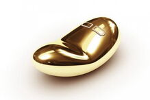  A Lelo é uma empresa de brinquedos ousados de luxo. A Yva, um massajador de ouro, custa perto de três mil euros. Há uma versão mais barata feita de inox.