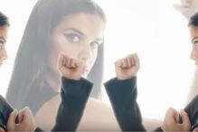 Sara Sampaio ousada em vídeo sensual