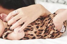 Georgina apresentou Alana Martina na revista Hola!