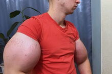 Popeye, músculos, corpo, óleo, braços, amputação, Rússia, Instagram, Kirill Tereshin