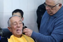 Marcelo a fazer a barba