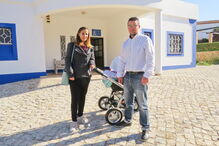 Tiago e Patrícia residem em Porches, e a filha bebé não tem médico de família