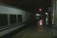 Comboio parado com 300 pessoas devido ao mau tempo