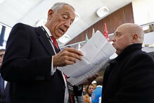 Marcelo Rebelo de Sousa durante a 29.ª Festa de Natal da Comunidade Vida e Paz, na cantina da Cidade Universitária, em Lisboa