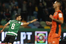 Bruno Fernandes celebra golo marcado ao Portimonense