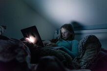 Crianças passam horas no computador