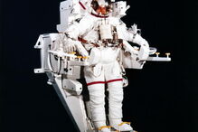 O austronauta Bruce McCandless