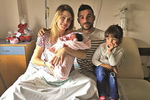Filipa e Lauro com as duas filhas: Margarida, de três anos, e a bebé Gabriela