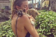 Jessica Athayde mostra curvas na Indonésia