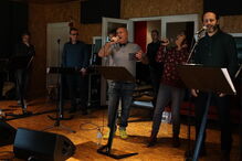 Noite de Fim de Ano vai juntar vários nomes do pop--rock português em concerto. Rui Pregal da Cunha e Lena D’Água ensaiaram ontem