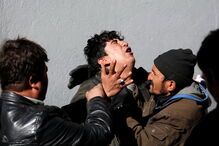 Atentado faz dezenas de mortos em Cabul